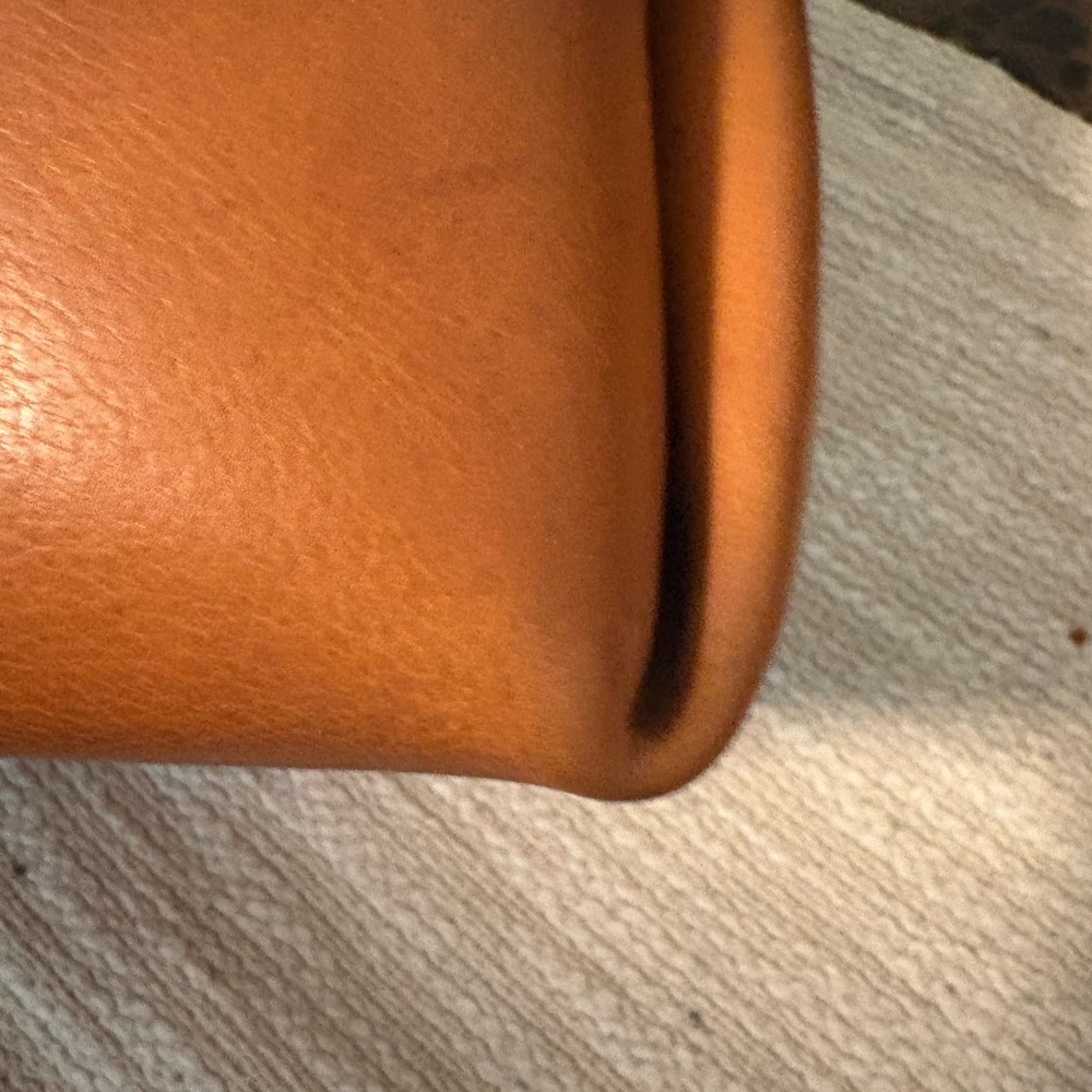 Dooney & Bourke pebble leather w/ Florentine trim 30 satchel - Picture 4 of 5